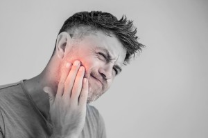 Douleur et implants dentaires: sédation consciente au cabinet dentaire des Drs Guillaume GROS et Chalotte VARAIN à Tours