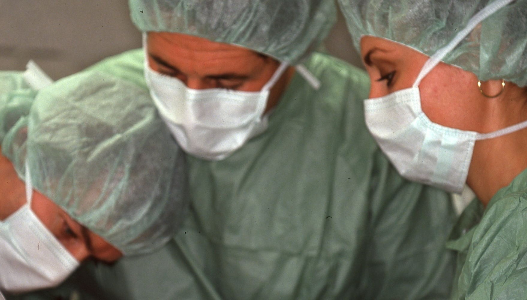 Intervention chirurgicale au cabinet du Dr Saulnier à Tours